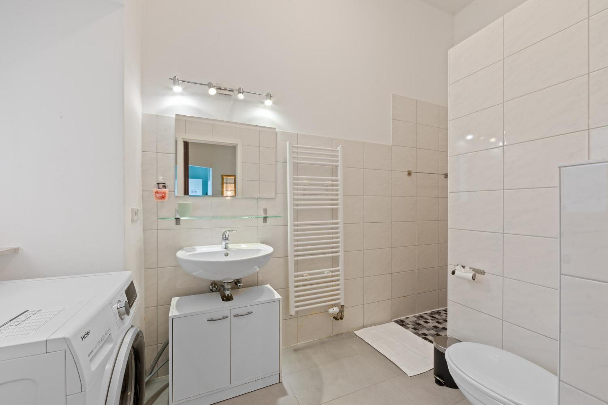 Apartment Uthman Berlin-Neukoelln Esterno foto